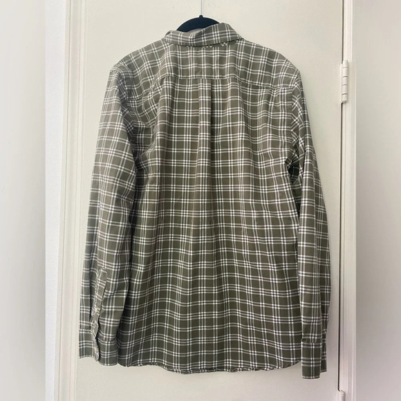 Classic Fit Green Plaid Men’s Dockers Button Up - Size Medium - Picture 5 of 5